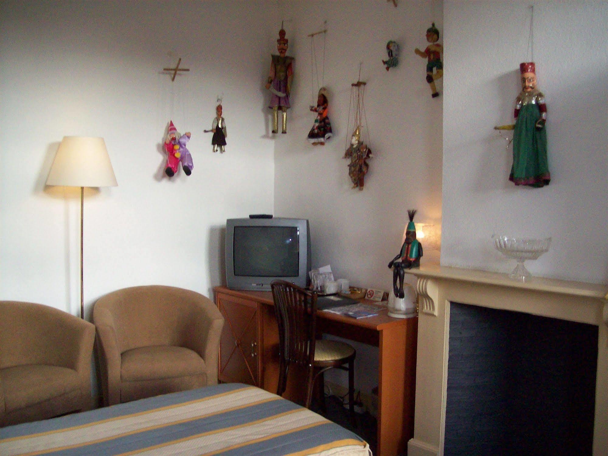 B&B An Officers House บรูจส์ ภายนอก รูปภาพ