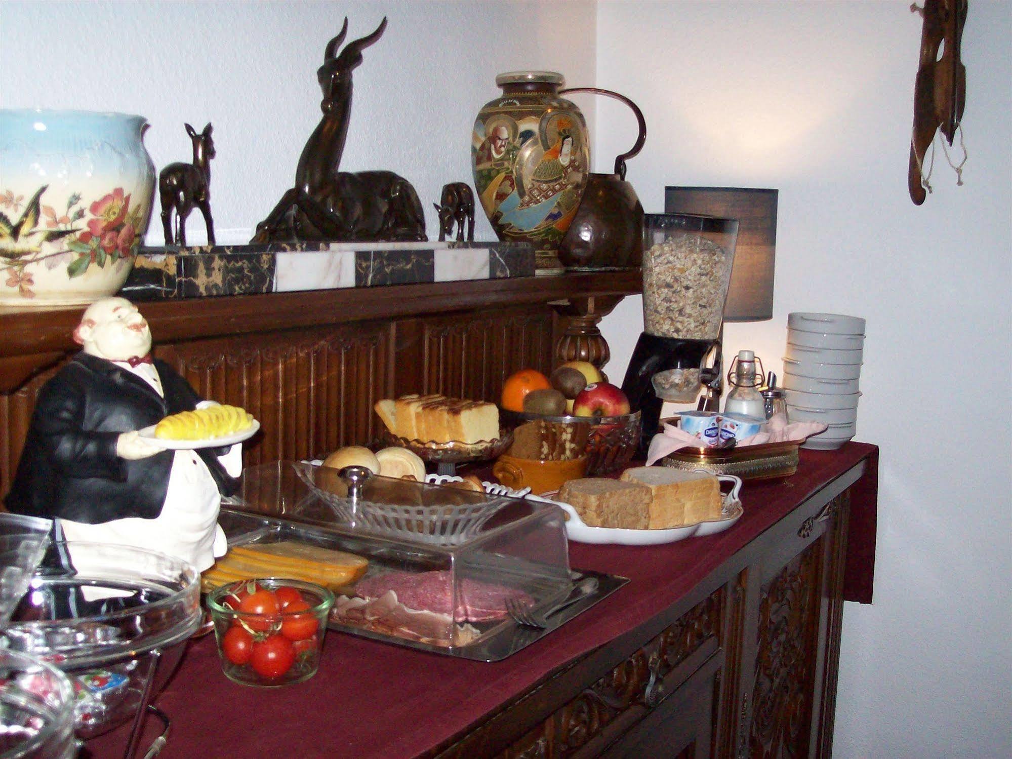B&B An Officers House บรูจส์ ภายนอก รูปภาพ