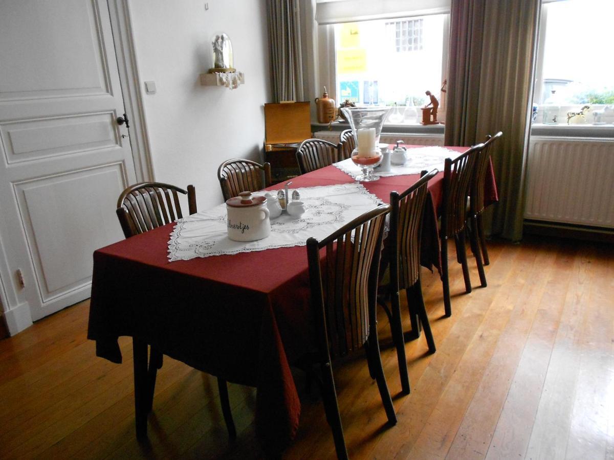 B&B An Officers House บรูจส์ ภายนอก รูปภาพ