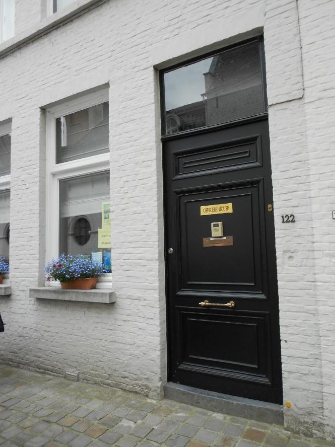 B&B An Officers House บรูจส์ ภายนอก รูปภาพ